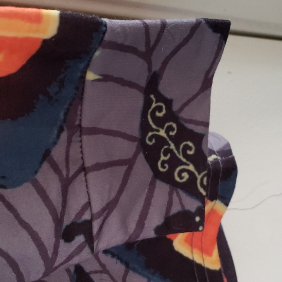 Halloween Cob Web & Stars with Bats and Witches Hats Long Sleeve Top Size L - Picture 4 of 5